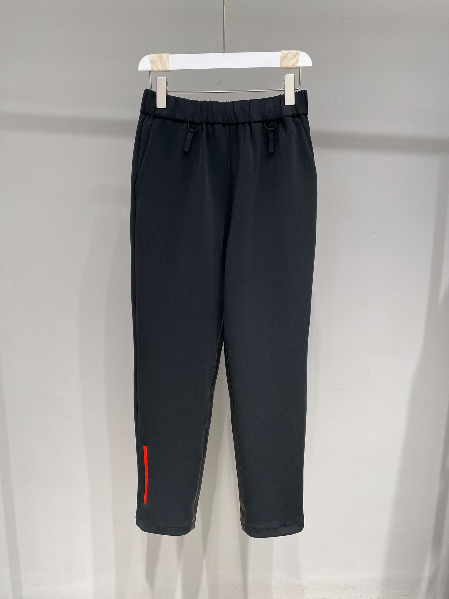 Spring and autumn new mens wear designer black pants ~ high quality recycled fiber jogging pants fashion elastic waist leisure sports men luxury pants
Spring and autumn new mens wear designer black pants ~ high quality recycled fiber jogging pants fashion elastic waist leisure sports men luxury pants