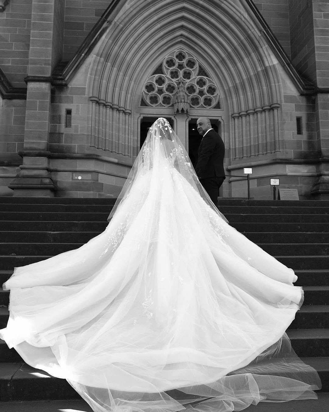 Amazing Beaded Mermaid Wedding Dresses With Detachable Train Sheer Bateau Neck Sequined Bridal Gowns Long Sleeves Tulle robe de mariée