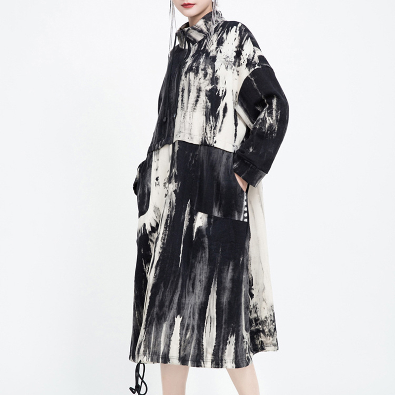 [EAM] Women Pattern Printed Big Size Long Trench New Stand Collar Long Sleeve Loose Fit Windbreaker Fashion Spring LJ201128