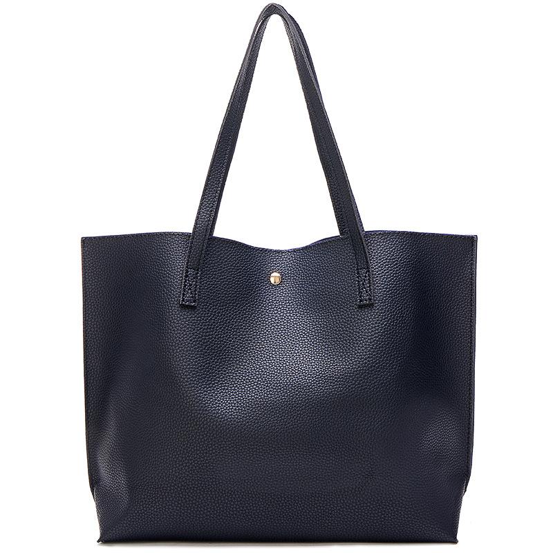 2021 new Korean version of pure color fringed women's bag shoulder handbag PU large capacity ladies bag, Black
2021 new Korean version of pure color fringed women's bag shoulder handbag PU large capacity ladies bag, Black