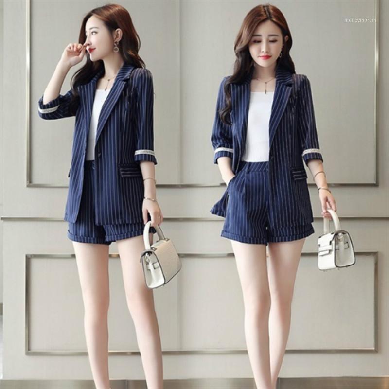 YASUGUOJI New 2020 Summer Office Lady Short-sleeve Blazer with Short Suits Women Fashion Striped 2 Pieces Set Short and Blazer1, Blue lds1082
YASUGUOJI New 2020 Summer Office Lady Short-sleeve Blazer with Short Suits Women Fashion Striped 2 Pieces Set Short and Blazer1, Blue lds1082