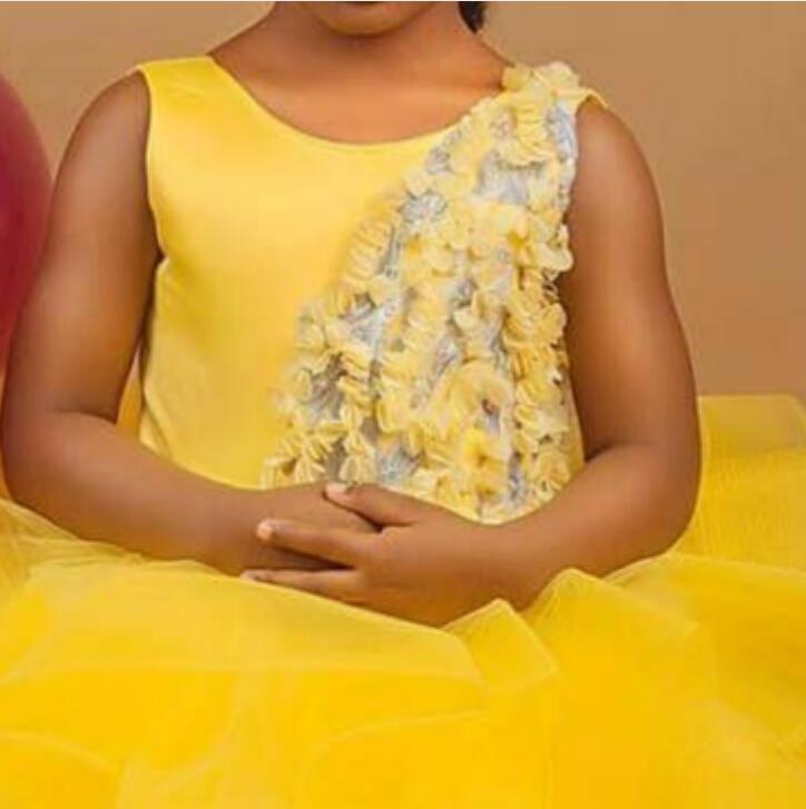Cheap Yellow 2020 Flower Girl Dresses Ball Gown Tulle Lace Little Girl Wedding Dresses Cheap Communion Pageant Dresses Gowns ZJ627