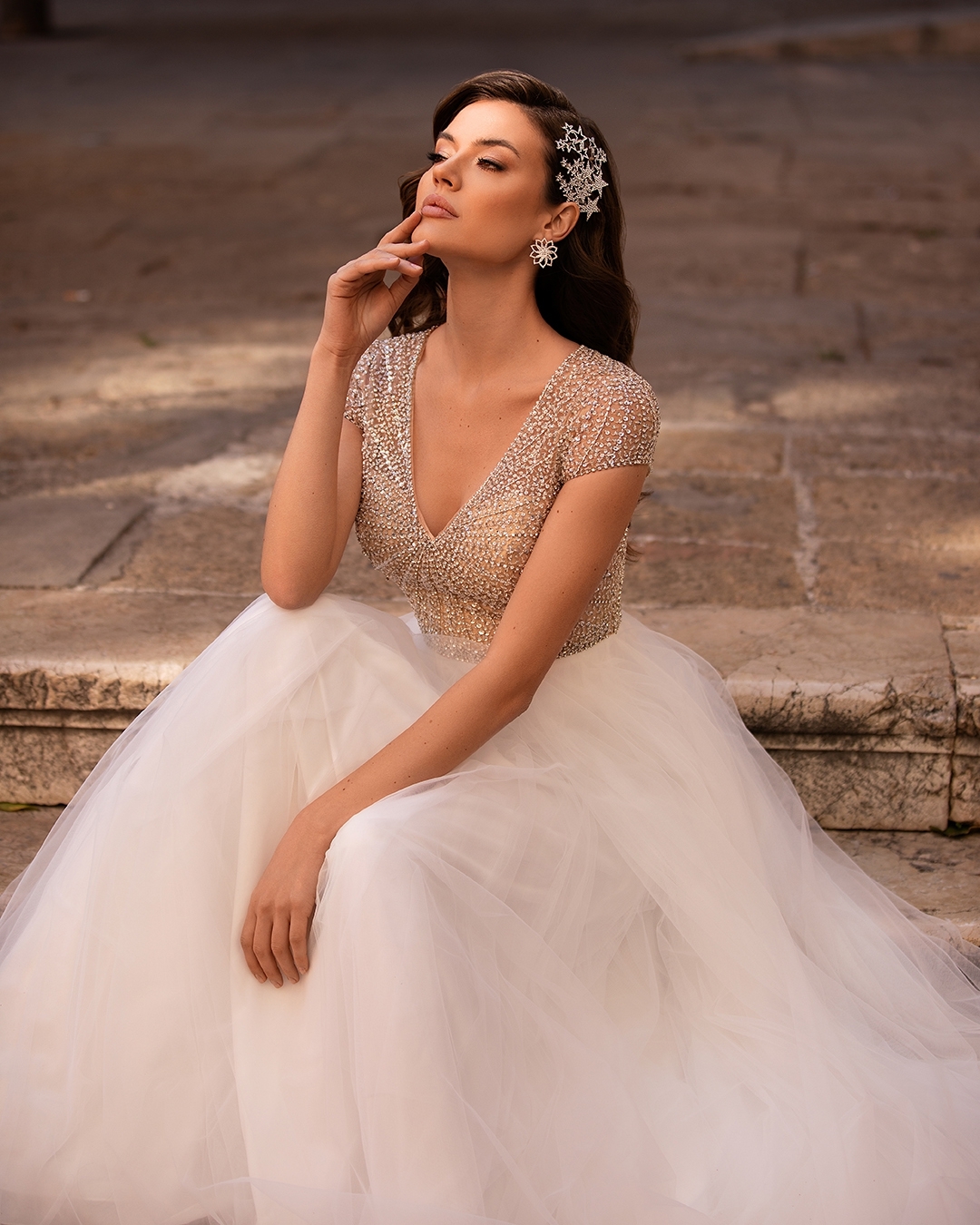 Beaded A Elegant Line Wedding Dresses V Neck Sequined Bridal Gowns Sweep Train Tulle Robe De Marie