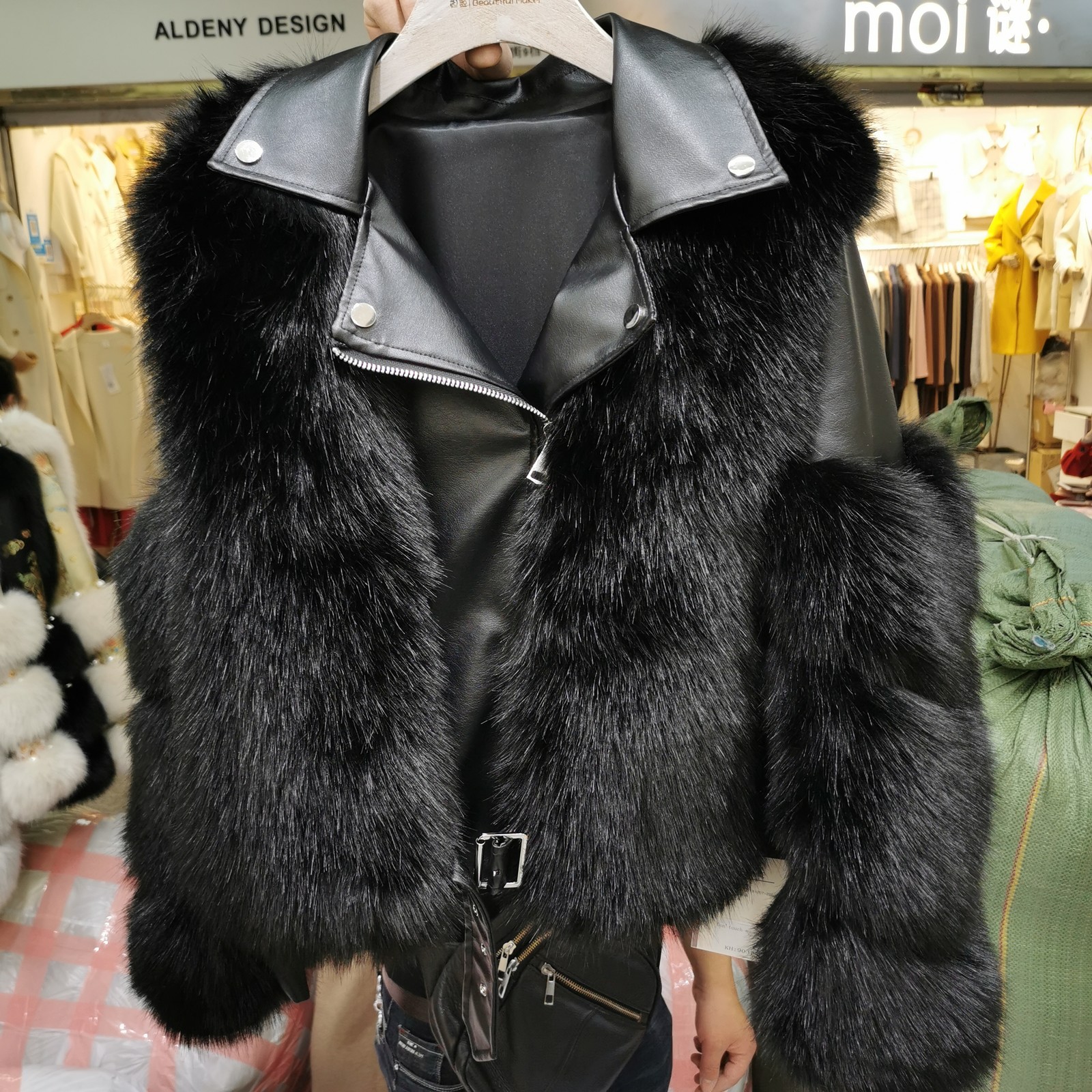Women fur faux fur coat Ladies lapel stitching Fashion solid color fur jacket Ladies lapels faux leather fue coat LR97