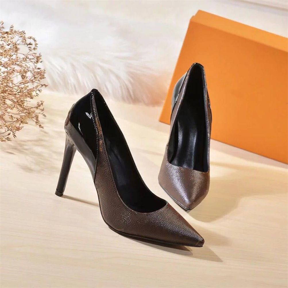 Classics Women Sandals fashion Beach Thick bottom slippers Alphabet lady Sandals Leather High heel slides shoes sh008 L022, #10
Classics Women Sandals fashion Beach Thick bottom slippers Alphabet lady Sandals Leather High heel slides shoes sh008 L022, #10