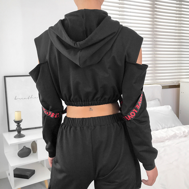 Rapwriter Casual Metal Chain Patchwork Letter Ribbon Long Sleeve Hoodies Women Fall Winter Black Harajuku Pullover Crop Top 201007