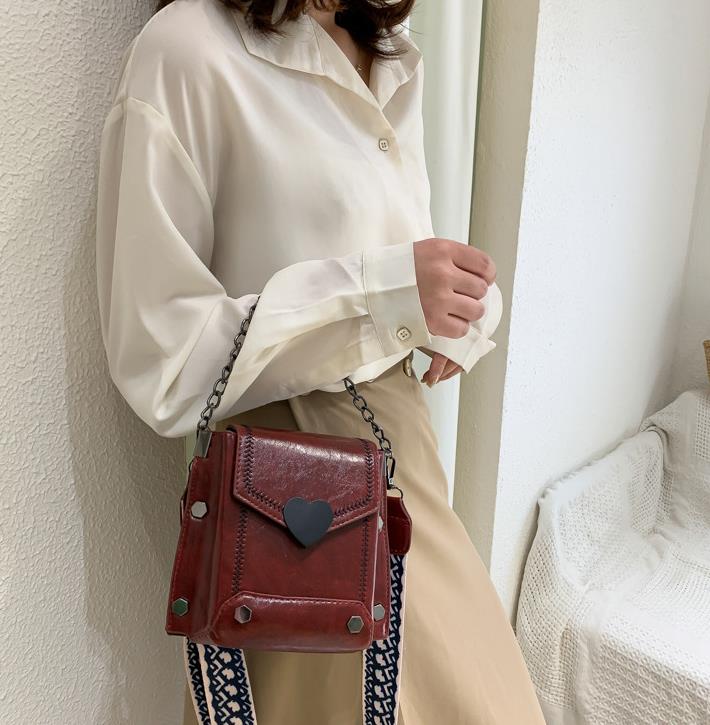 Shoulder Bags Spring And Summer Small Bag Female 2021 Trendy Korean Version Of The Wild Texture Messenger Wide Strap Fashion One-Shoulder, Burgundy
Shoulder Bags Spring And Summer Small Bag Female 2021 Trendy Korean Version Of The Wild Texture Messenger Wide Strap Fashion One-Shoulder, Burgundy