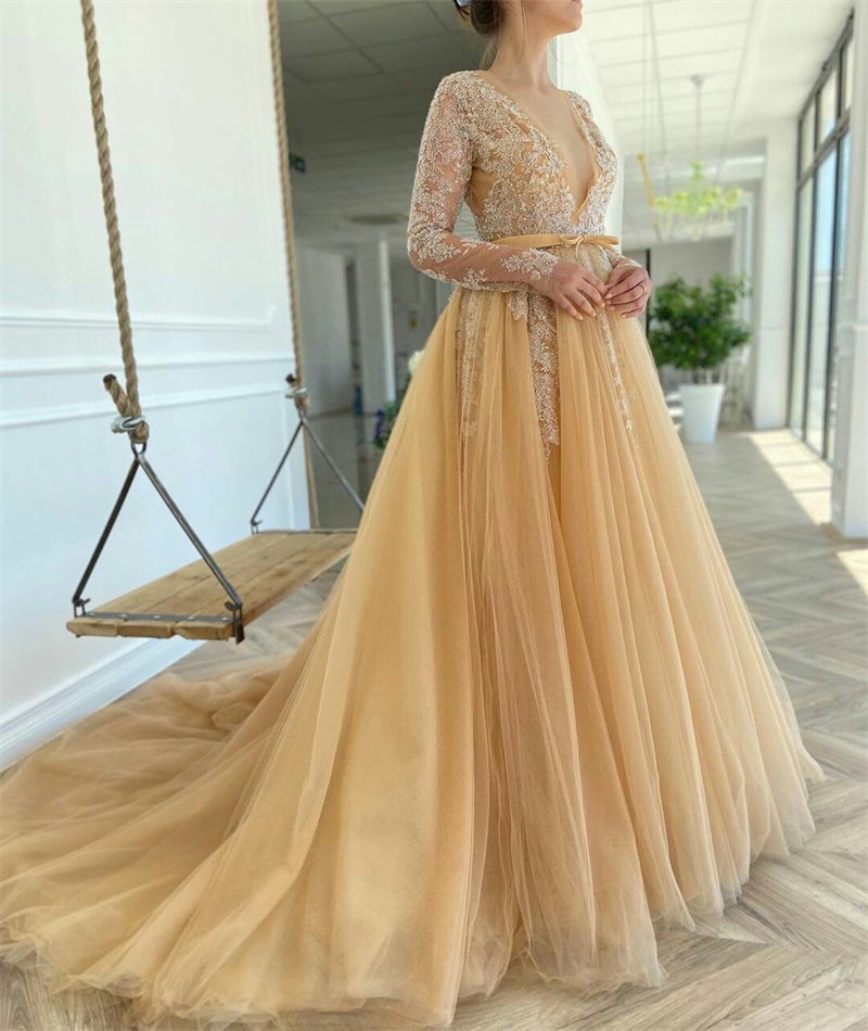 Champagne Prom Dresses Sexy V Neck Long Sleeve Beads Appliqued Lace Beads Chic A Line Evening Dresses Gorgeous Sweep Train Pageant Gowns