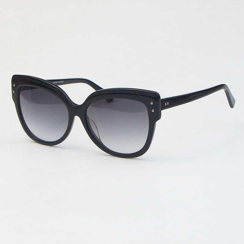 Sunglasses Cat Eyes Large Frame Men Women's Fashion High Gradient Lenses Quality Glasses Black/ White1
Sunglasses Cat Eyes Large Frame Men Women's Fashion High Gradient Lenses Quality Glasses Black/ White1