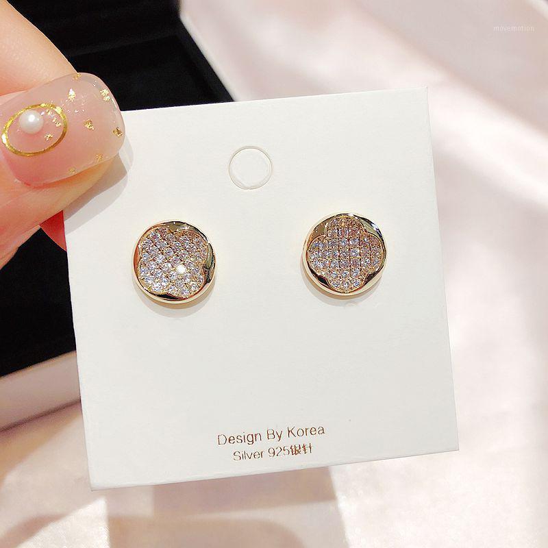 Exquisite Micro Paved Cubic Zircon Clover Stud Earrings Gold Color Round Earrings Women Fashion Jewelry1
Exquisite Micro Paved Cubic Zircon Clover Stud Earrings Gold Color Round Earrings Women Fashion Jewelry1