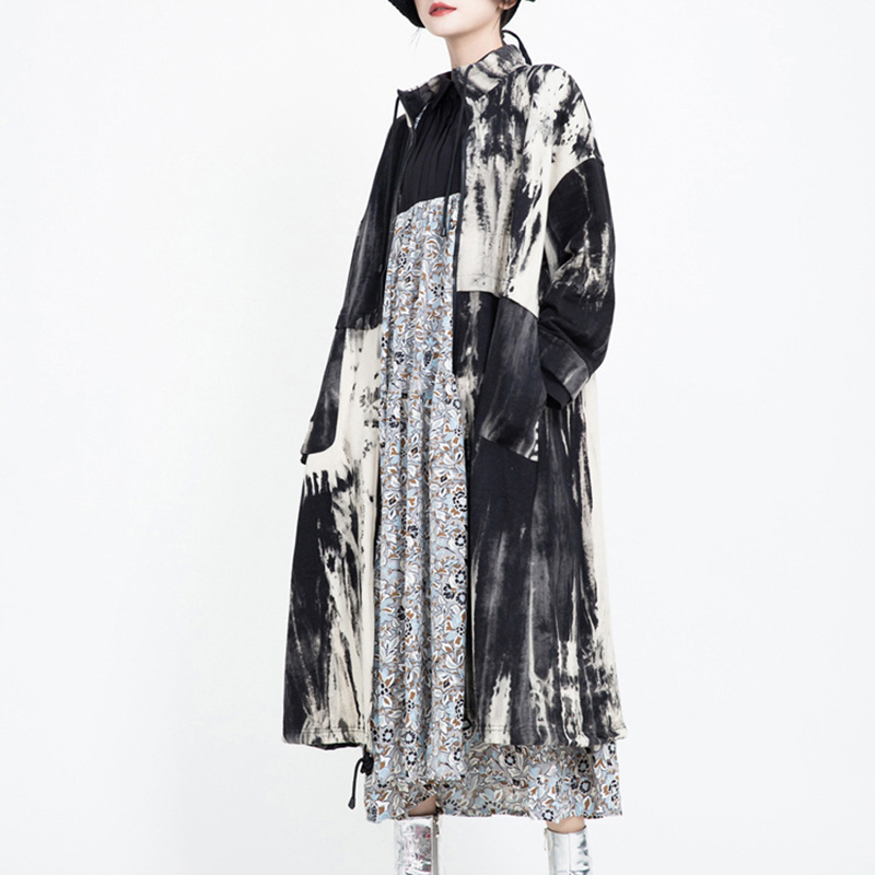 [EAM] Women Pattern Printed Big Size Long Trench New Stand Collar Long Sleeve Loose Fit Windbreaker Fashion Spring LJ201128
