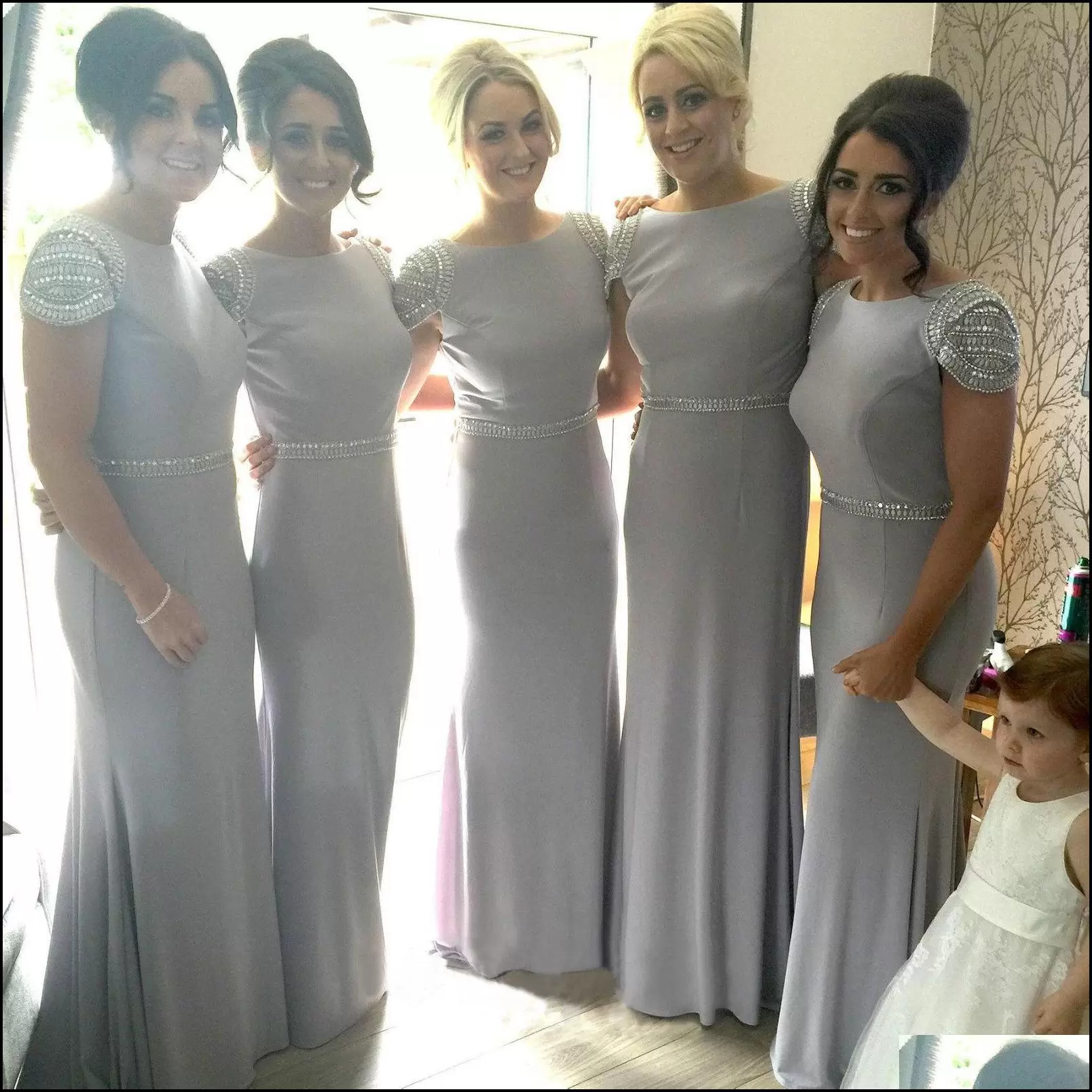 Silver Grey Bridesmaid Dresses 2022 Jewel Neck Mermaid Beaded Short Cap Sleeves Maid of Honor Gown Chiffon Beach Wedding Party Vestidos Plus Size