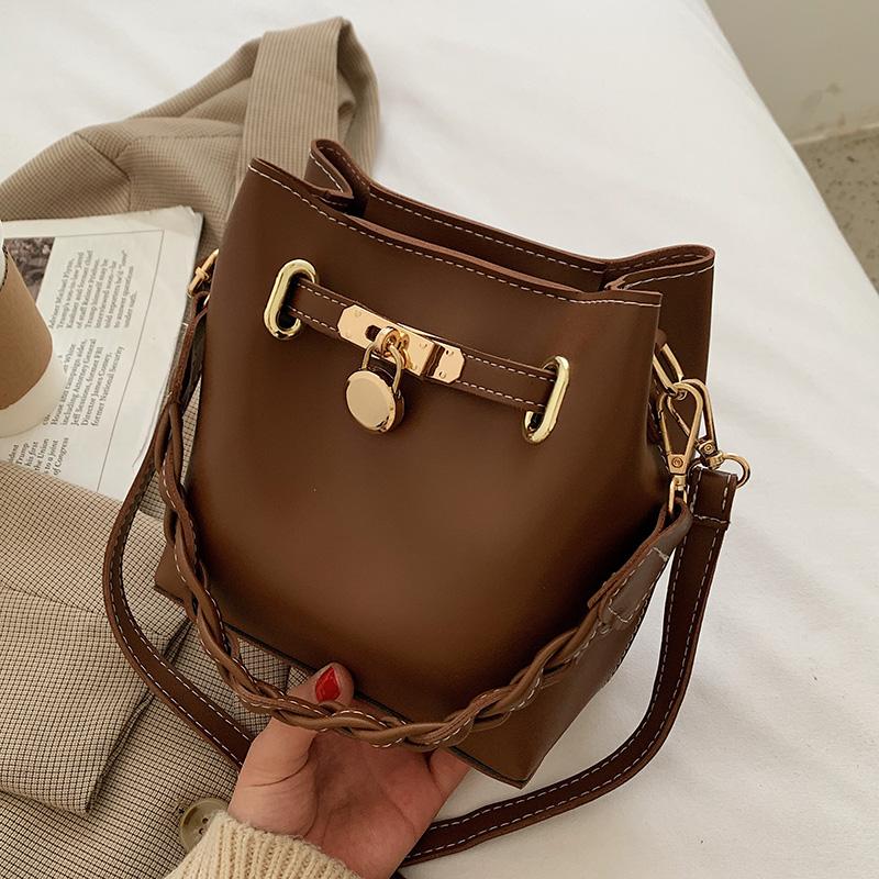 Retro Small Bag Female Bag 2021 Popular New French Texture Bucket Fashion All-match Shoulder Messenger, Black
Retro Small Bag Female Bag 2021 Popular New French Texture Bucket Fashion All-match Shoulder Messenger, Black