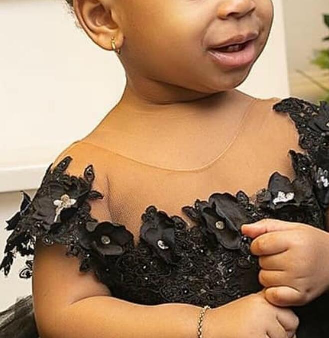 black luxurious flower girl dresses lace beaded sheer neck little girl wedding dresses cheap communion pageant dresses gowns zj621