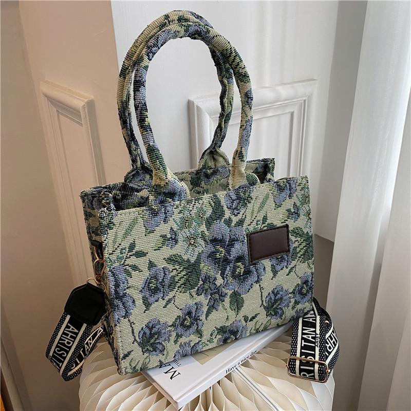 Evening Bags Vintage Style Lady Handbags 2022 Flowers Print Tote Bag OL Crossbody For Women Luxury Shoulder Bolsa Feminina
Evening Bags Vintage Style Lady Handbags 2022 Flowers Print Tote Bag OL Crossbody For Women Luxury Shoulder Bolsa Feminina