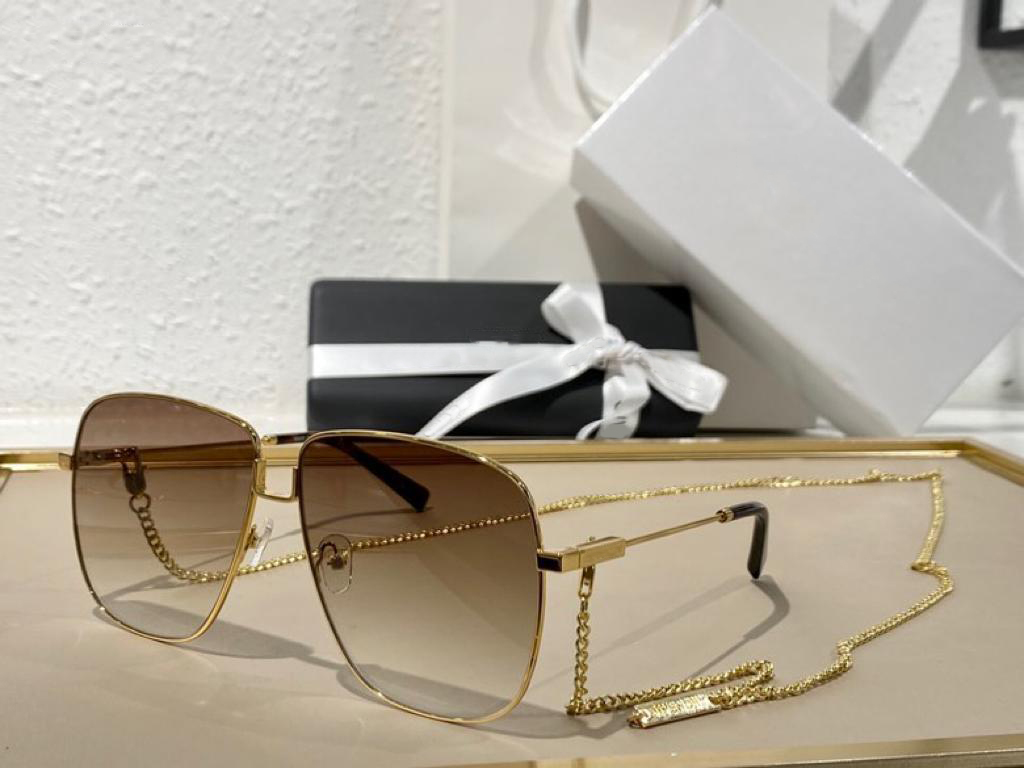 Sunglasses For Men and Women Summer 7183 Style Anti-Ultraviolet Retro Plate Full Metal Frame Fashion Eyeglasses Random Box
Sunglasses For Men and Women Summer 7183 Style Anti-Ultraviolet Retro Plate Full Metal Frame Fashion Eyeglasses Random Box