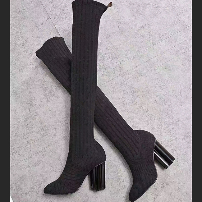 2019 sexy woman shoes in autumn and winter Knitted elastic boots luxury Designer Over the knee boots socks boots Large size 35-41 With box, Black
2019 sexy woman shoes in autumn and winter Knitted elastic boots luxury Designer Over the knee boots socks boots Large size 35-41 With box, Black