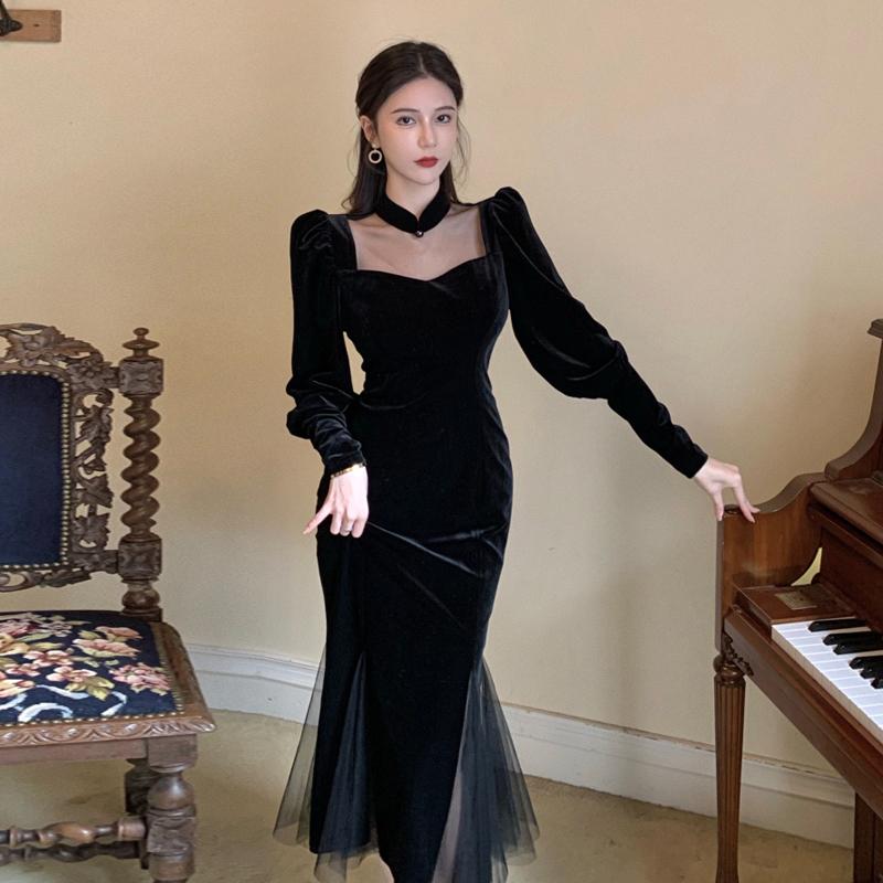 Velvet Dress for Women Autumn and Winter 2021 New Retro Hepburn Style Little Black Dress Slim Fit Slimming Waist Sheath
Velvet Dress for Women Autumn and Winter 2021 New Retro Hepburn Style Little Black Dress Slim Fit Slimming Waist Sheath