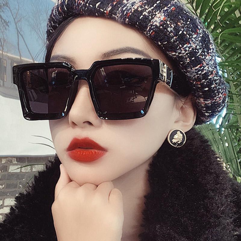 Sunglasses Classic Women Fashion Thick Square Frame Trendy Eyewear UV400 Designer Luxury Man
Sunglasses Classic Women Fashion Thick Square Frame Trendy Eyewear UV400 Designer Luxury Man