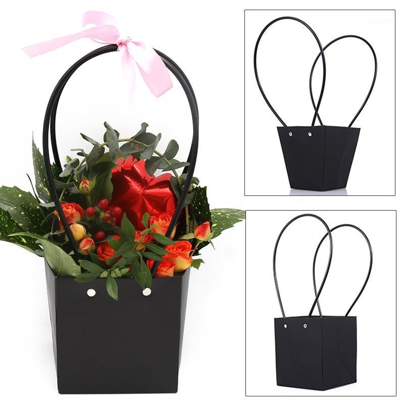 Box Bunga Handy GIft Bag Paper Candy Festival Livingroom Florist Party Handy Flower Bag Fashion Waterproof Wedding Rose1
Box Bunga Handy GIft Bag Paper Candy Festival Livingroom Florist Party Handy Flower Bag Fashion Waterproof Wedding Rose1