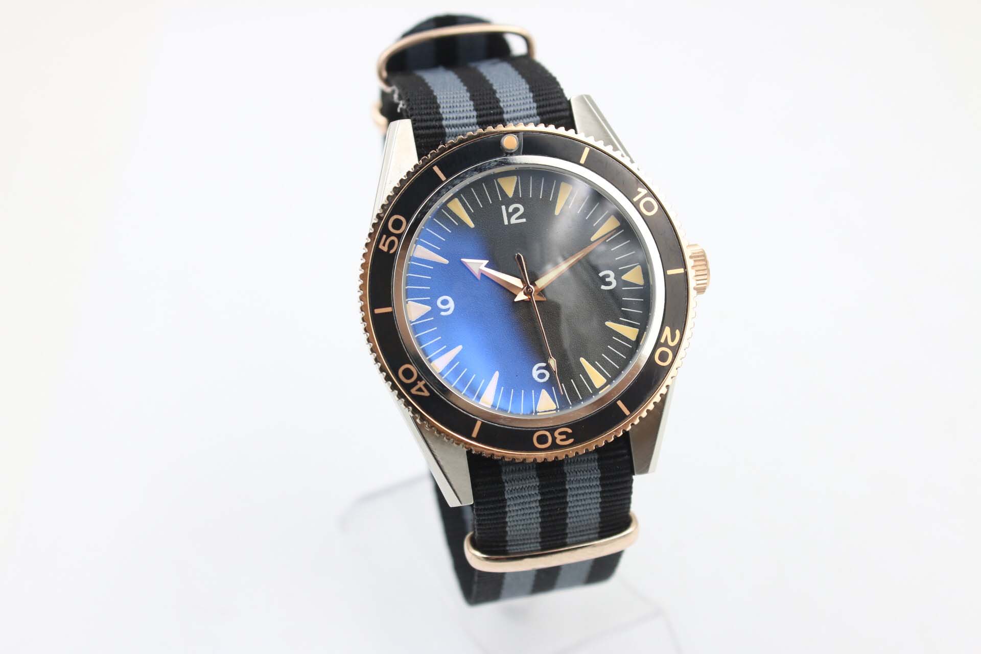 Hot selling luxury men's watch male clock men's watch red NATO strap James Bond Ghost 007 automatic mechanical watch relogio masculino, Slivery;brown
Hot selling luxury men's watch male clock men's watch red NATO strap James Bond Ghost 007 automatic mechanical watch relogio masculino, Slivery;brown