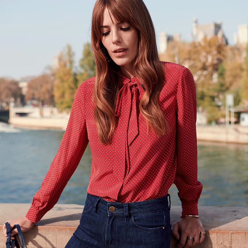 2021 New Women Spring Autumn Bow Turn Down Collar Dot Printed Top Office Lady Fashion Tops Long Sleeves Outerwear 3o33
2021 New Women Spring Autumn Bow Turn Down Collar Dot Printed Top Office Lady Fashion Tops Long Sleeves Outerwear 3o33