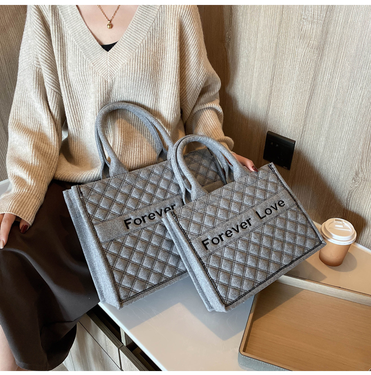 HBP Lattice Large Tote bag 2021 Fashion New High-quality Woolen cloth Women's Designer Handbag High capacity Portable Handbag, Grey
HBP Lattice Large Tote bag 2021 Fashion New High-quality Woolen cloth Women's Designer Handbag High capacity Portable Handbag, Grey