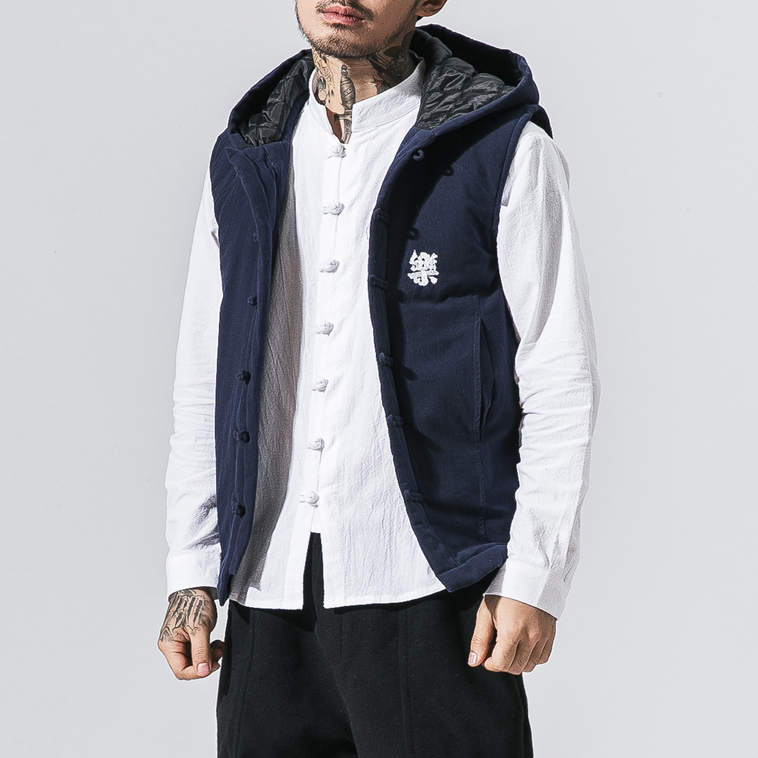 2021 New Autumn Winter Man Thickened Hooded Sleeveless Vest Men's Chinese Style Cotton Linen Parka Vintage Oversize Warm Clothing Ammv, Darkblue
2021 New Autumn Winter Man Thickened Hooded Sleeveless Vest Men's Chinese Style Cotton Linen Parka Vintage Oversize Warm Clothing Ammv, Darkblue
