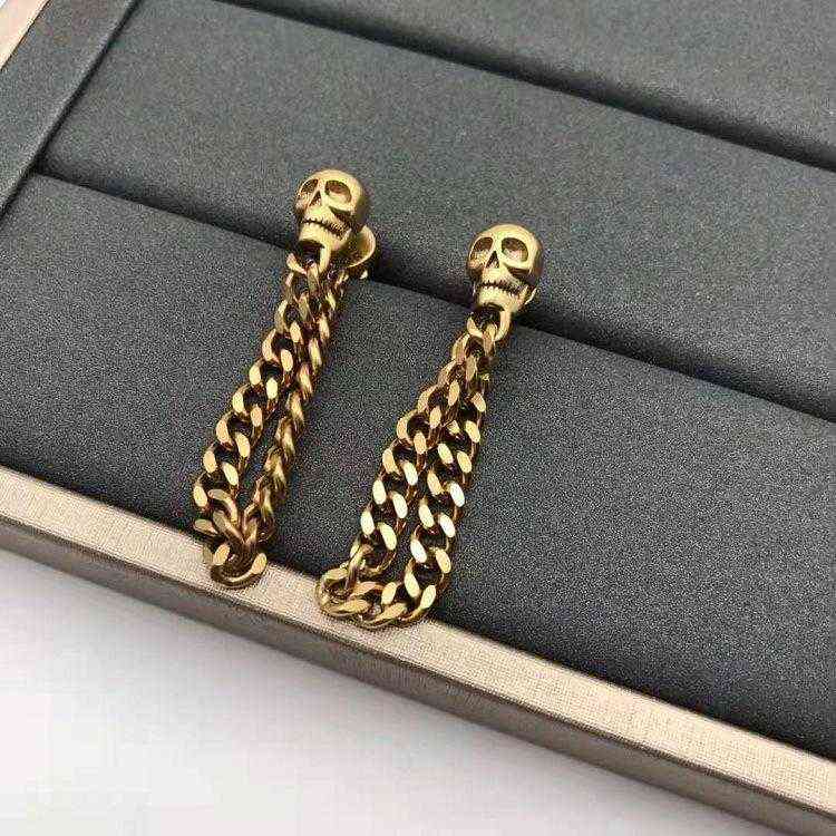 Skull Chain Earrings long clavicle Chain Earrings temperament Earrings 925 silver needlek
Skull Chain Earrings long clavicle Chain Earrings temperament Earrings 925 silver needlek