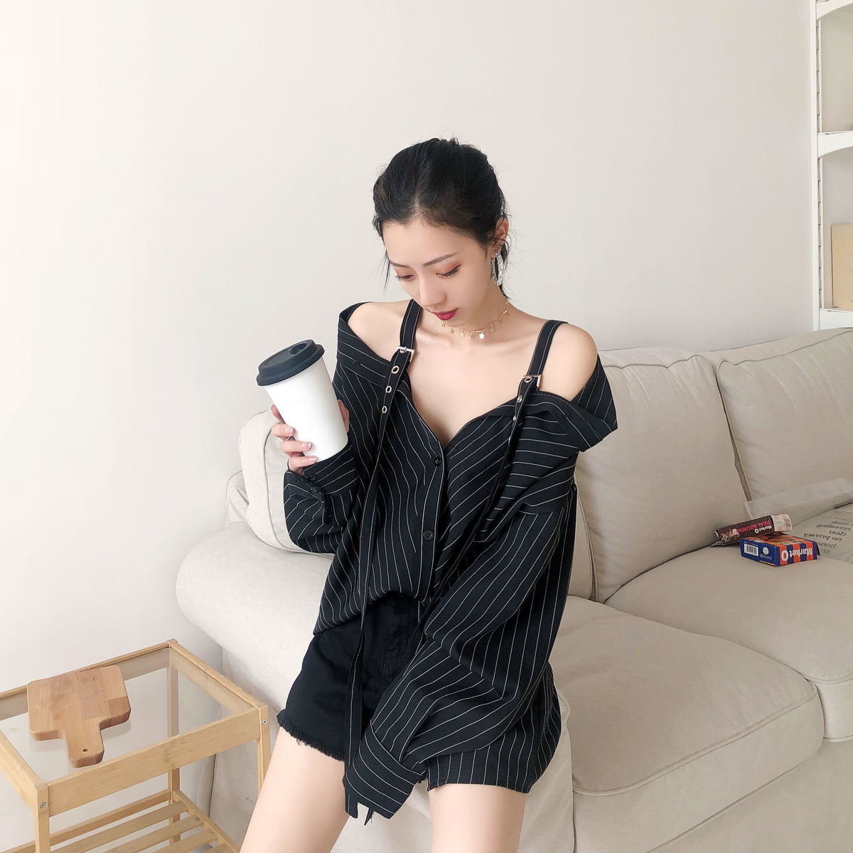 LANMREM New Fashion Personality Black Strap Vertical Stripe Off-shoulder Long Sleeve Shirt Female's Blouse Vestido YE22801 T200322
