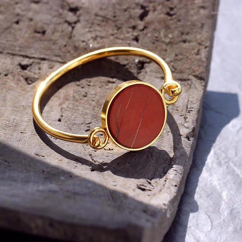 Bangle Women Classic Style Bracelet Fashion Vintage Brass Material Bracelets High Quality Fine Jewelry Wedding Gift1
Bangle Women Classic Style Bracelet Fashion Vintage Brass Material Bracelets High Quality Fine Jewelry Wedding Gift1