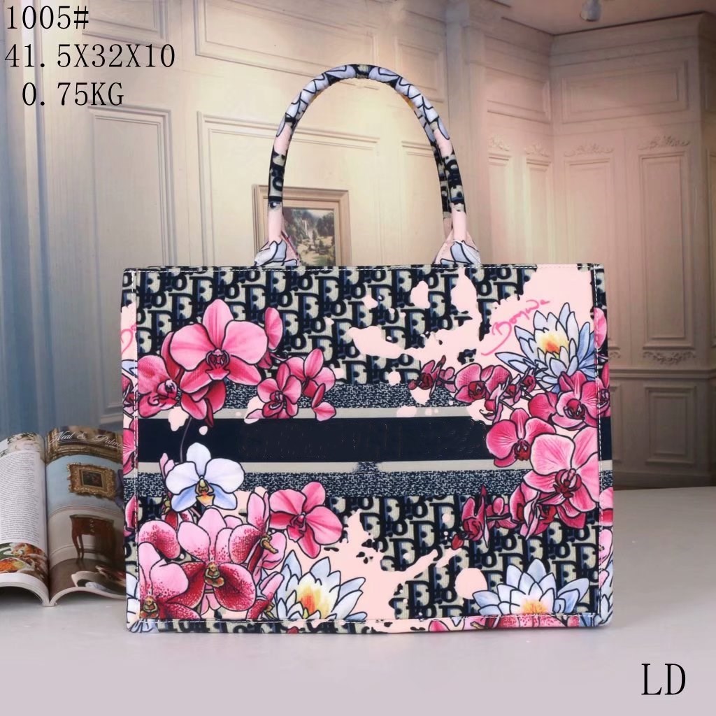 20SS high quality leather top women large space shopping bag zipper handbag geometry animal pattern canvas embroidery stitching portable
20SS high quality leather top women large space shopping bag zipper handbag geometry animal pattern canvas embroidery stitching portable