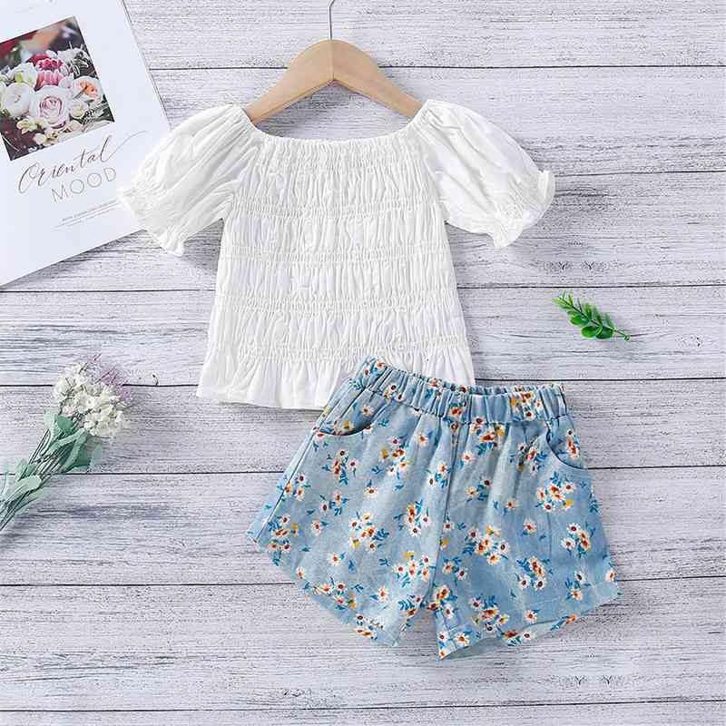 1-6y Kids Girls Clothes Sets Ruffles Short Sleeve Solid Off Shoulder T Shirts Flowers Shorts 2pcs, White
1-6y Kids Girls Clothes Sets Ruffles Short Sleeve Solid Off Shoulder T Shirts Flowers Shorts 2pcs, White