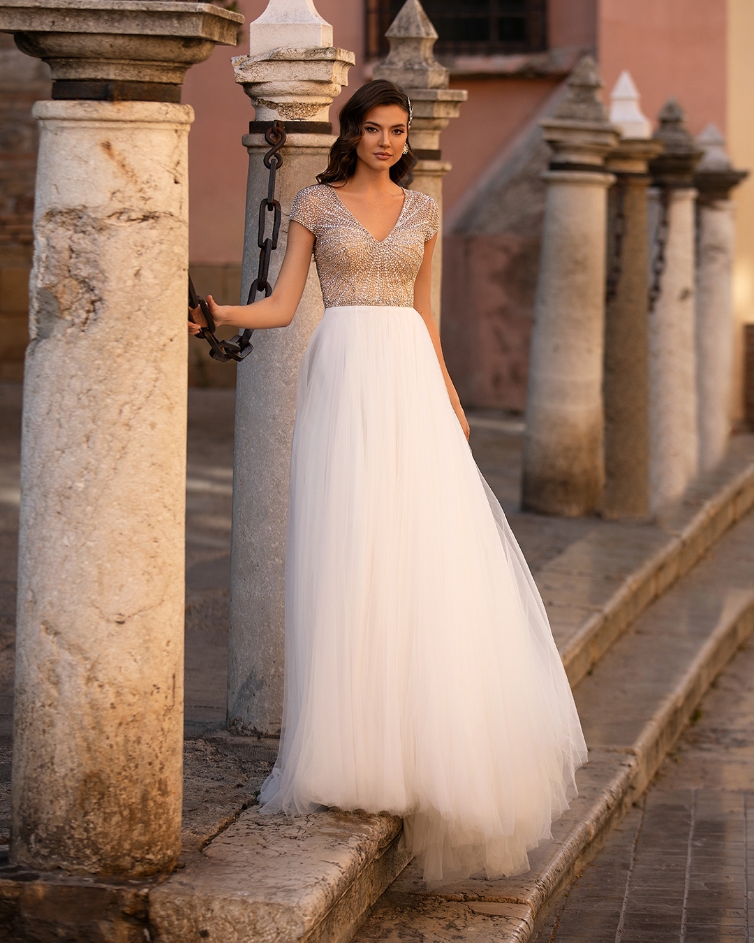 Beaded A Elegant Line Wedding Dresses V Neck Sequined Bridal Gowns Sweep Train Tulle Robe De Marie