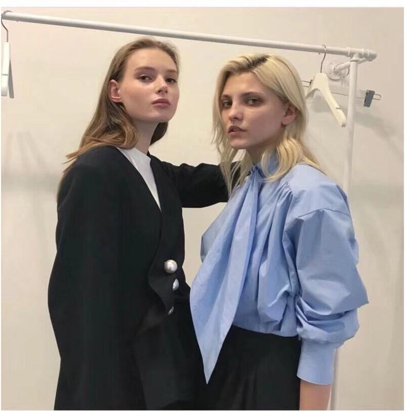 LANMREM 2020 Spring And Spring Single Breasted Bit Bow Collar Loose Vintage Female Sweet Shirt Blouse WJ28300M, White
LANMREM 2020 Spring And Spring Single Breasted Bit Bow Collar Loose Vintage Female Sweet Shirt Blouse WJ28300M, White