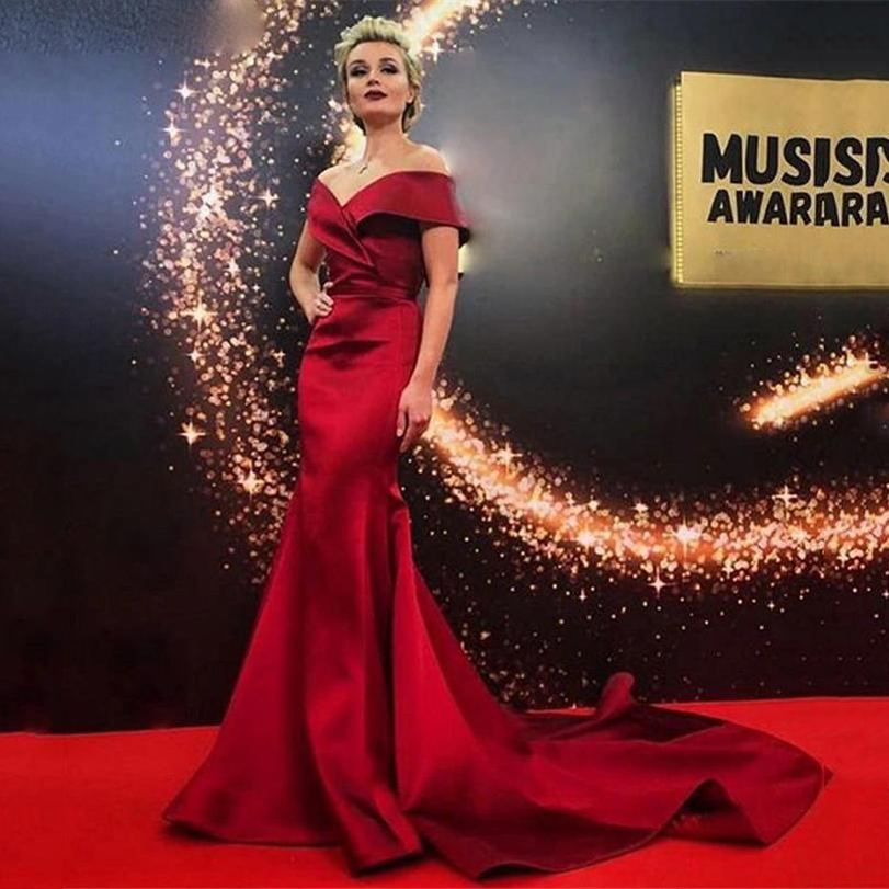 Custom Made Dark Red Off Shoulder Mermaid Evening Dresses Sweep Train Satin Plus Size Formal Evening Party Gowns, White
Custom Made Dark Red Off Shoulder Mermaid Evening Dresses Sweep Train Satin Plus Size Formal Evening Party Gowns, White