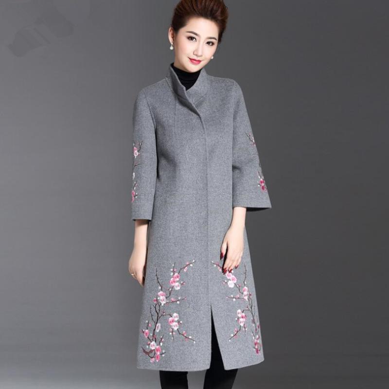 Winter middle aged Women Long Wool Coats 2020 Vintage embroidery Woolen Coat Women Cashmere plus size Coat Female overcoat w113, Dark blue
Winter middle aged Women Long Wool Coats 2020 Vintage embroidery Woolen Coat Women Cashmere plus size Coat Female overcoat w113, Dark blue