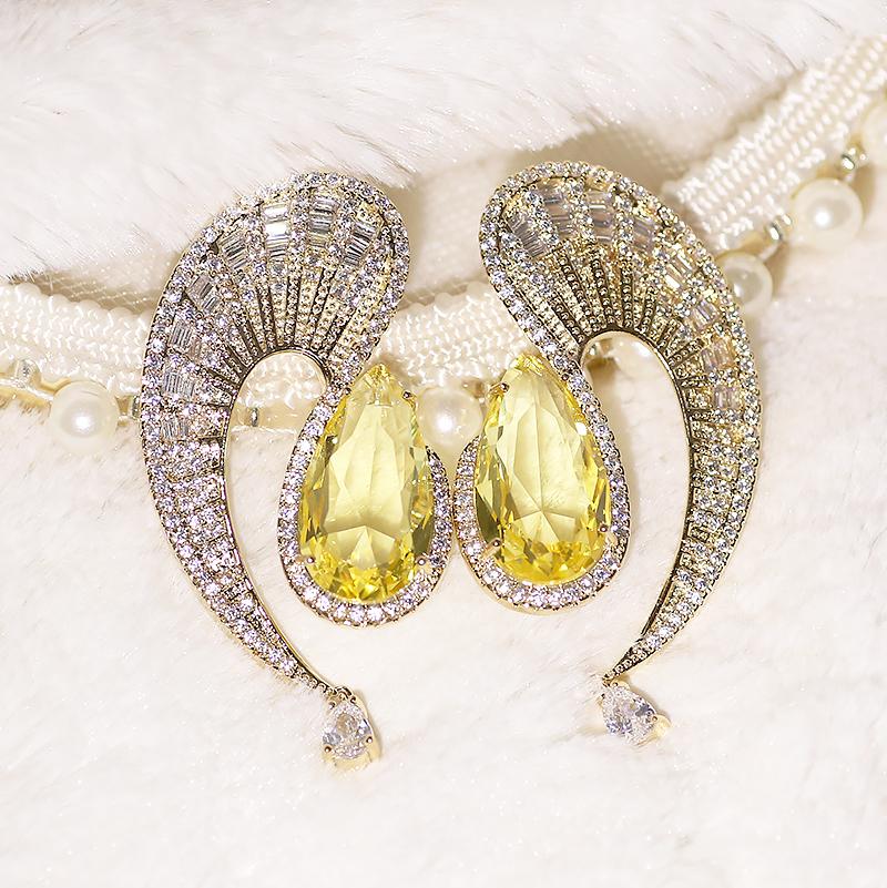Dangle & Chandelier XIUMEIYIZU Exquisite Banquet Drop Earring Shinning Cubic Zirconia Temperament Jewelri Elegant Women Exaggerated Earrings
Dangle & Chandelier XIUMEIYIZU Exquisite Banquet Drop Earring Shinning Cubic Zirconia Temperament Jewelri Elegant Women Exaggerated Earrings