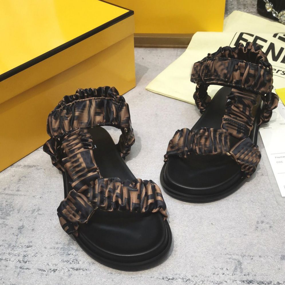 Top quality Black Letter print ruched Summer Pool Sandals flat casual Beach Rubber shoes flats slides for women luxury designers high band sandal factory footwear, Brown
Top quality Black Letter print ruched Summer Pool Sandals flat casual Beach Rubber shoes flats slides for women luxury designers high band sandal factory footwear, Brown