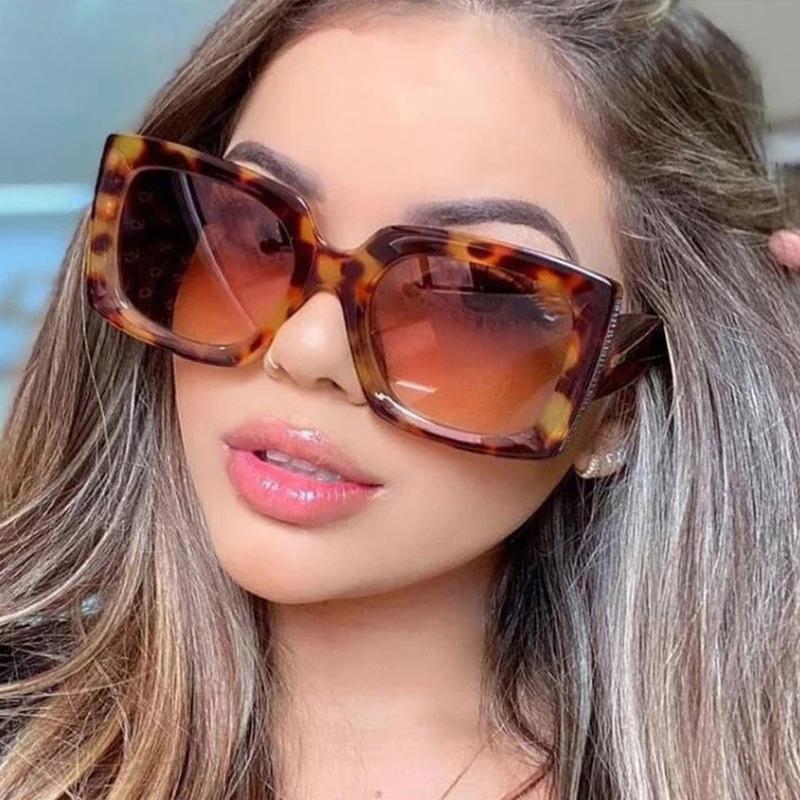 Sunglasses 2021 Leopard Oversized Square Women Fashion Trendy Brand Big Frame Vintage Gradient Sun Glasses Female Oculos UV400
Sunglasses 2021 Leopard Oversized Square Women Fashion Trendy Brand Big Frame Vintage Gradient Sun Glasses Female Oculos UV400