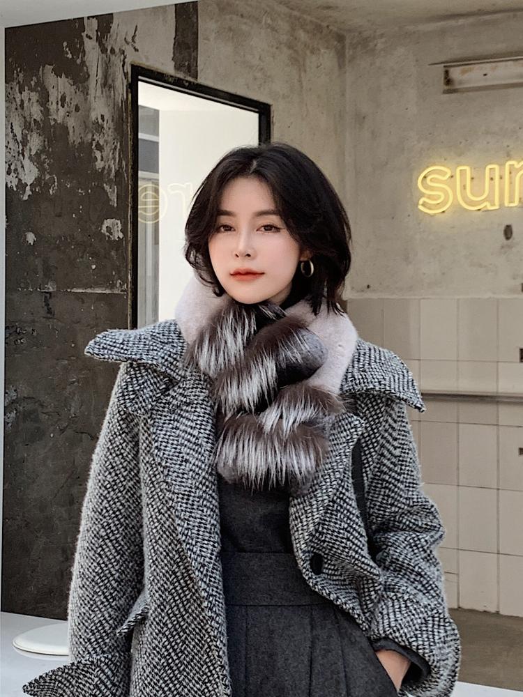 Mink series fur scarf Silver fur scarf women's winter new style fashion Size:90*14cm
Mink series fur scarf Silver fur scarf women's winter new style fashion Size:90*14cm