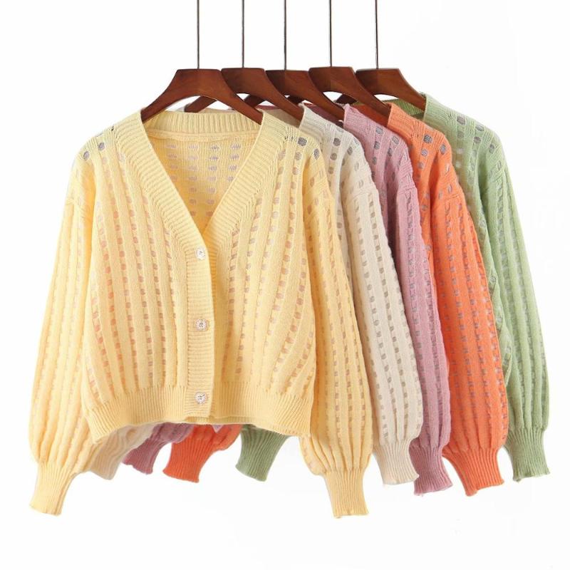 2020 New Women Knit Cardigan solid button V-Neck Long Sleeves Sweater fashion Casual female fashion casual women clothes, Beige
2020 New Women Knit Cardigan solid button V-Neck Long Sleeves Sweater fashion Casual female fashion casual women clothes, Beige
