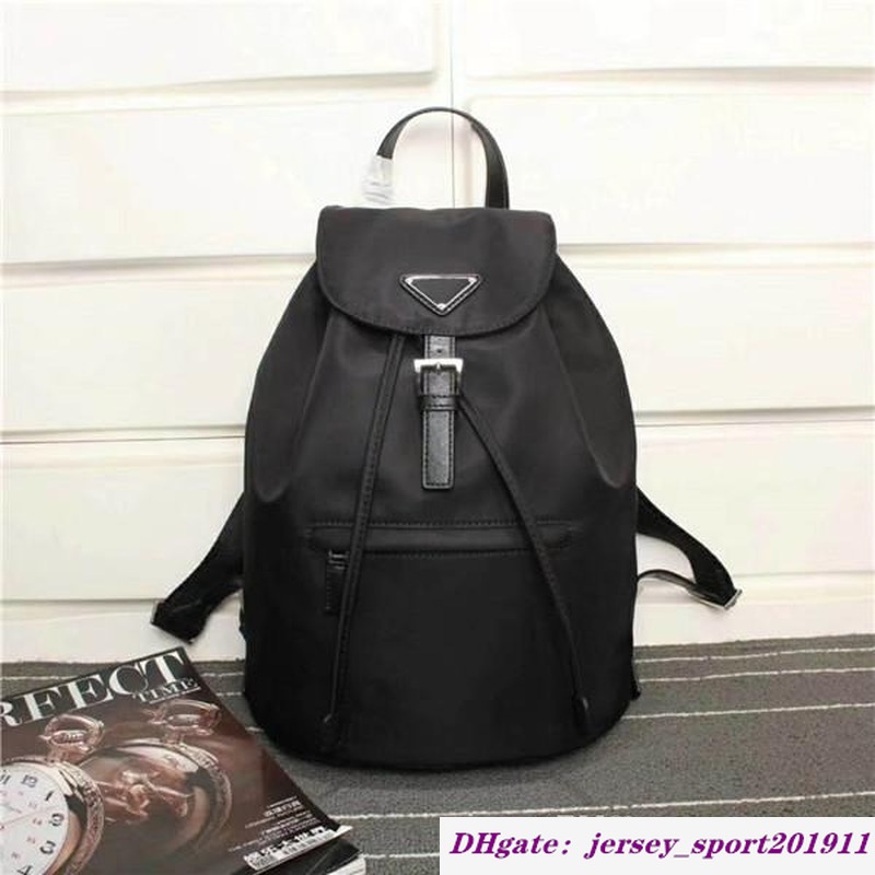 New classic fashion retro style luxury canvas leather ladies backpack designer highest quality backpack 0032 size 32cm 26cm 15cm, Invoice
New classic fashion retro style luxury canvas leather ladies backpack designer highest quality backpack 0032 size 32cm 26cm 15cm, Invoice