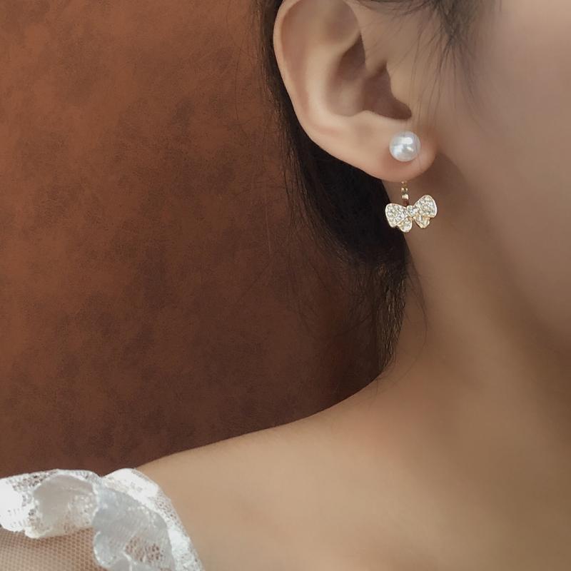 S925 needle French Jewelry Simulated Pearl Earrings Metal Golden Plating Shiny Crystal Sweet Bowknot Earrings For Girl Gifts
S925 needle French Jewelry Simulated Pearl Earrings Metal Golden Plating Shiny Crystal Sweet Bowknot Earrings For Girl Gifts