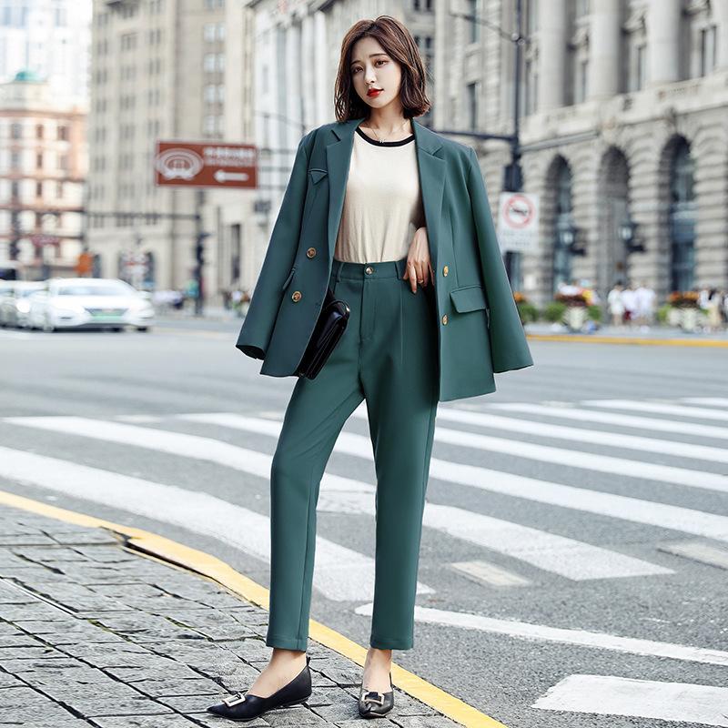 Fashion straight canister suits female 2021 early autumn the new leisure fashion show small two-piece suit coat, Khaki
Fashion straight canister suits female 2021 early autumn the new leisure fashion show small two-piece suit coat, Khaki