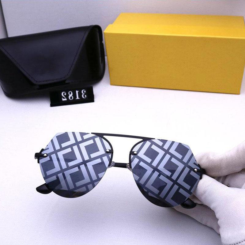 Mens Sunglasses Designer Sunglasses for Women Fashion Summer Sunglass Outdoor Driver Holiday Polarized g Sun Glasses Eyewear WITH BOX 2204071D
Mens Sunglasses Designer Sunglasses for Women Fashion Summer Sunglass Outdoor Driver Holiday Polarized g Sun Glasses Eyewear WITH BOX 2204071D