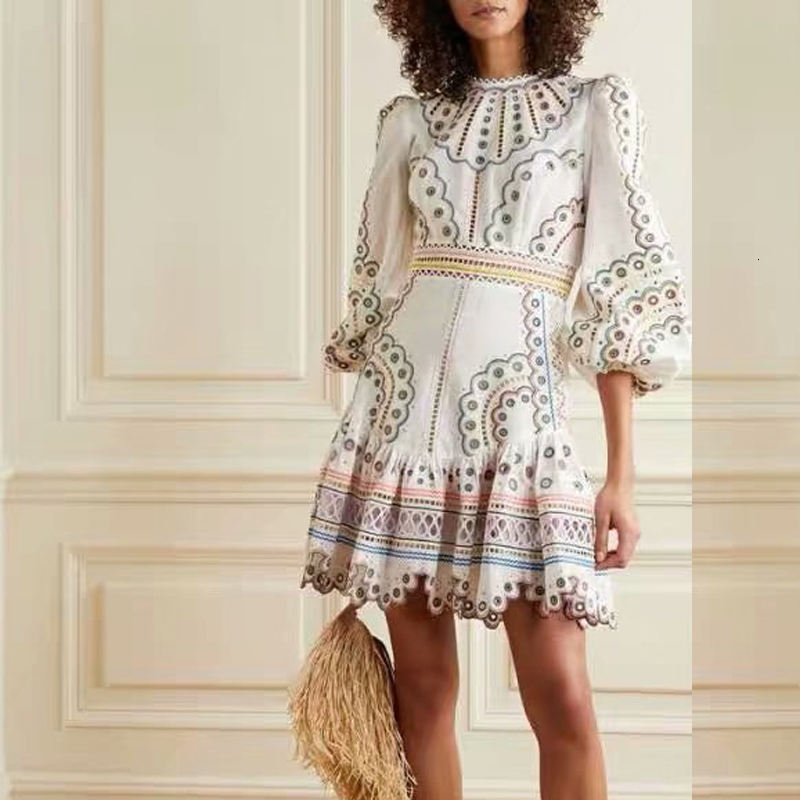Retro-ethnic Bohemia Embroidered Short-sleeve Flowers Hollow the Fine Temperament of Women in Spring and New Summer R3ru, Multiple
Retro-ethnic Bohemia Embroidered Short-sleeve Flowers Hollow the Fine Temperament of Women in Spring and New Summer R3ru, Multiple