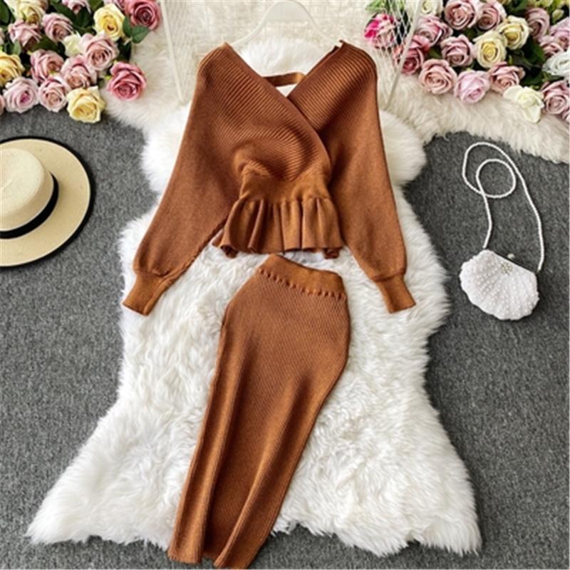Work Dresses 2022 Autumn Women Shiny Knitting Skirts Sets Lurex Ruffles Long Sleeves Wool Warm Sweater Knitted Two Pieces Set ZY5468, White;black
Work Dresses 2022 Autumn Women Shiny Knitting Skirts Sets Lurex Ruffles Long Sleeves Wool Warm Sweater Knitted Two Pieces Set ZY5468, White;black