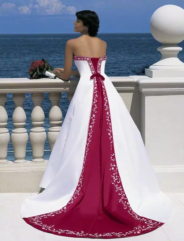 Vintage Red And White Satin A Line Wedding Dress Real Image Plus Size Embroidery Beaded Bridal Gowns For Garden Country Wedding Grown