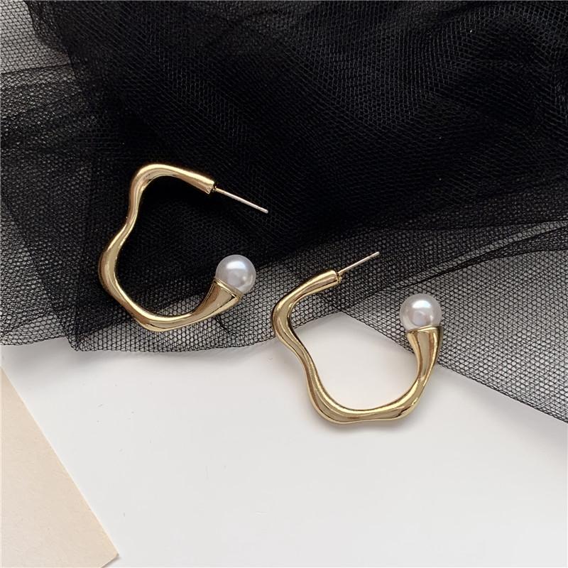 Irregular Abstract Pearl Earrings Temperament Is Contracted Retro Geometric Stud Earrings Women Jewelry Party Accessories
Irregular Abstract Pearl Earrings Temperament Is Contracted Retro Geometric Stud Earrings Women Jewelry Party Accessories